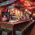 旅馆 Durty Nelly's *