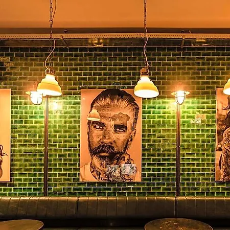 호스텔 Durty Nelly's