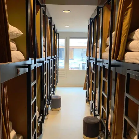 ホステル Durty Nelly's *