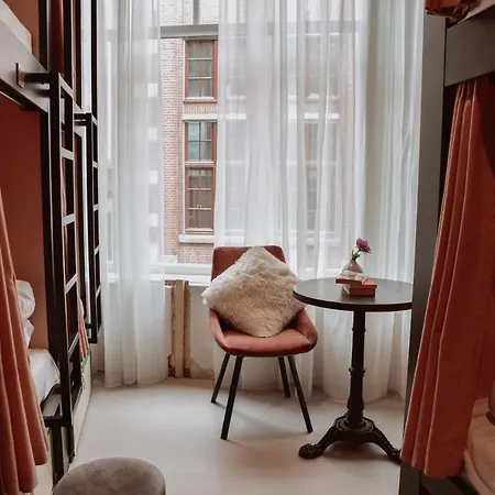 ホステル Durty Nelly's *