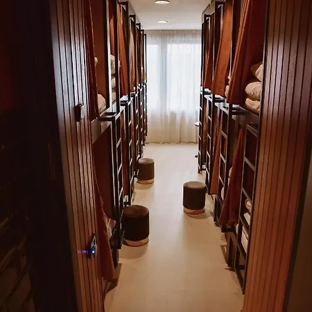 Durty Nelly's ホステル