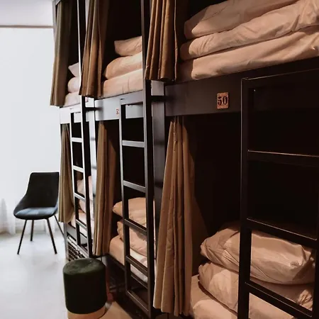 Durty Nelly's ホステル *