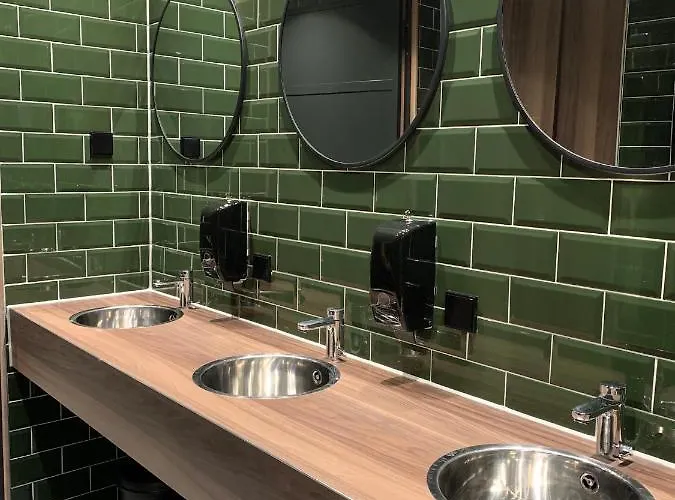 Durty Nelly's Hostel