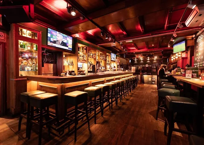 Durty Nelly's Hostel *