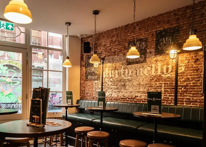 Durty Nelly's Hostel