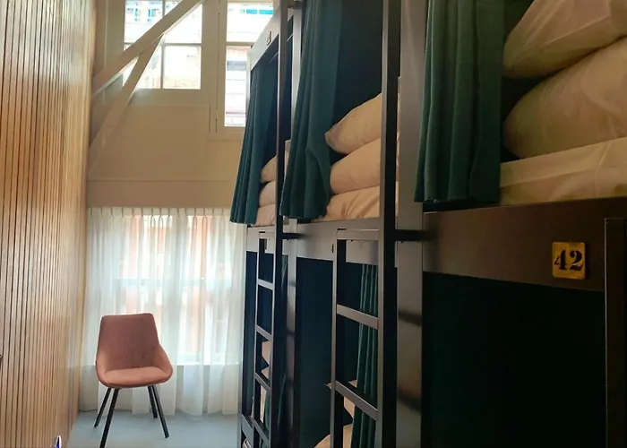 Durty Nelly's Hostel