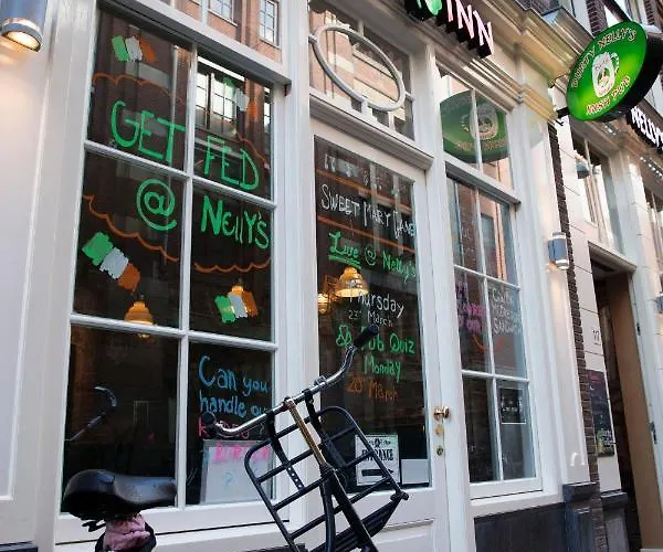 Hostel Durty Nelly's