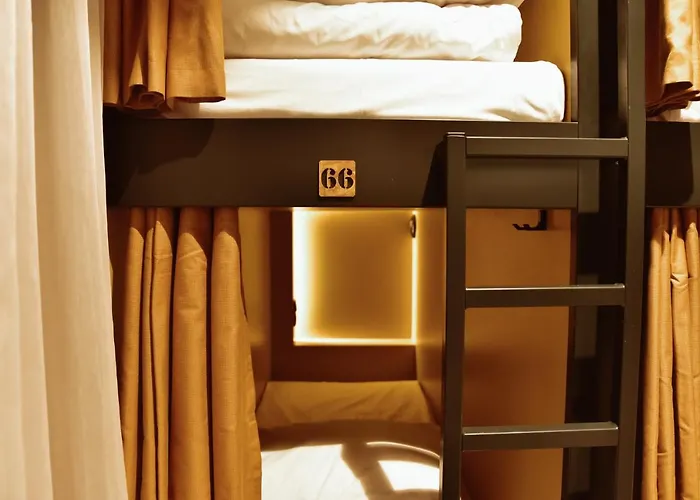 Durty Nelly's Hostel