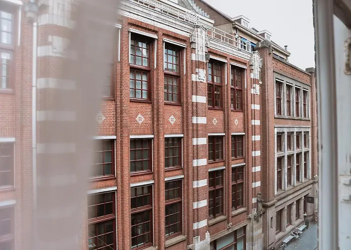 Durty Nelly's Hostel