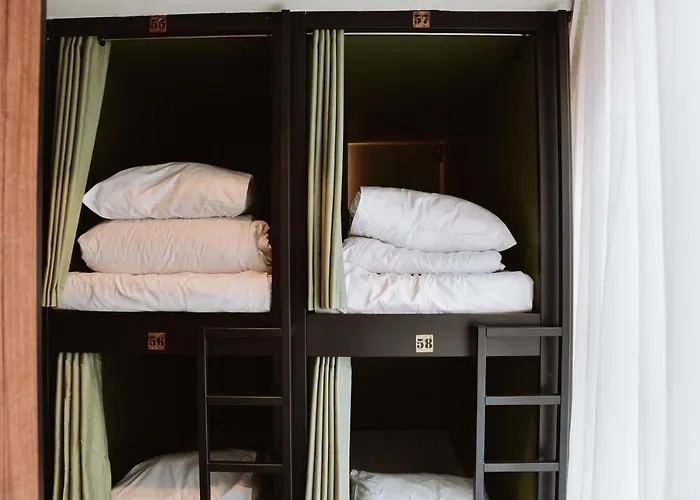 Durty Nelly's Hostel